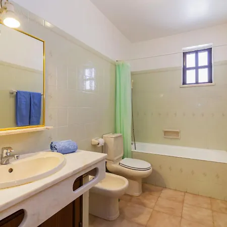 Flor De Maio By Interhome Patroves